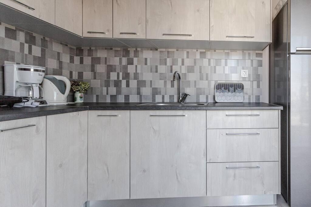 Ferienwohnung Cozy Seaside Penthouse With Sea & Mountain View. Volos Exterior foto